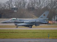 Ra trận, phi công F-16 Ukraine buộc phải từ bỏ 'chiến thuật không hiệu quả' học ở trường
