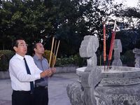 Phó Trưởng ban Nội chính Trung ương Võ Văn Dũng viếng các anh hùng liệt sĩ tại Cà Mau