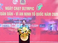 Sôi động Ngày chạy Olympic 'Vì sức khỏe toàn dân - Vì an ninh Tổ quốc' tại TP HCM