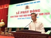 Thiếu tướng Dương Đức Hải - Phó Giám đốc Công an thành phố Hà Nội cùng hiến máu, lan tỏa hành trình nghĩa tình 2026, tô thắm hình ảnh người chiến sĩ Công an Thủ đô