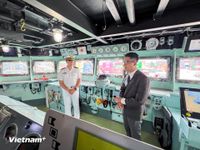 Cận cảnh chiến hạm Asahi Nhật Bản tại cầu cảng Tiên Sa Đà Nẵng
