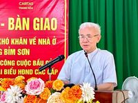 Bàn giao nhà Đại đoàn kết cho đồng bào Công giáo khó khăn về nhà ở