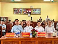 Bàn giao nhà Đại đoàn kết cho đồng bào Công giáo khó khăn về nhà ở