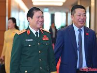 Sôi nổi bên hành lang nghị trường Kỳ họp thứ nhất, Quốc hội khóa XVI