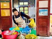 Vượt khó để học sinh vùng cao có những bữa cơm ngon, an toàn tại trường