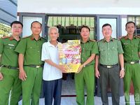 Đậm đà nghĩa tình vùng phum sóc Cà Mau