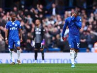 Thắng đậm Chelsea, Man City tự quyết ngôi vương Ngoại hạng Anh