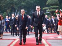 Thủ tướng Lê Minh Hưng chủ trì Lễ đón Thủ tướng Slovakia thăm chính thức Việt Nam