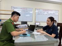 100 cảnh sát triệt phá đường dây đổ trộm hơn 20.000 tấn chất thải ra môi trường