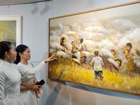 Nghệ sĩ Đà Nẵng kể chuyện quê hương qua triển lãm 'Sắc màu đất Quảng'