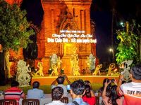 Tổng duyệt chương trình nghệ thuật 'Đêm tháp Đôi - Sắc màu huyền thoại'
