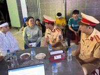 Công an Lâm Đồng hỗ trợ nạn nhân tai nạn giao thông khó khăn 70 triệu đồng
