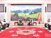 Đại tướng Nguyễn Tân Cương thăm và làm việc tại Lào