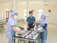 Tăng cường kiểm soát an toàn thực phẩm, nâng chất bữa ăn học đường