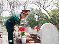 Tổng Bí thư, Chủ tịch nước dâng hương tại Nghĩa trang liệt sỹ Trường Sơn
