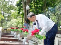 Tổng Bí thư, Chủ tịch nước dâng hương tại Nghĩa trang liệt sỹ Trường Sơn