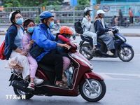 Người dân ùn ùn trở lại Hà Nội sau dịp nghỉ lễ