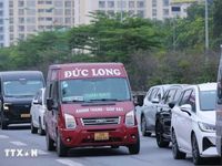 Người dân ùn ùn trở lại Hà Nội sau dịp nghỉ lễ