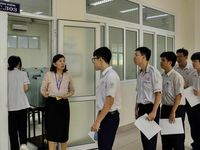 Đại học Ngân hàng Thành phố Hồ Chí Minh: Hơn 1.900 học sinh thi thử tốt nghiệp Trung học phổ thông trên máy tính