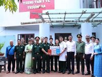 Thắm đượm nghĩa tình Công an Thủ đô với quân và dân Trường Sa