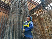 Cầu đi bộ lá dừa nước vượt sông Sài Gòn tăng tốc về đích