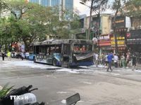 Hà Nội: Hiện trường vụ cháy xe buýt trên phố Lý Thường Kiệt