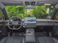 Xe sedan hạng C động cơ tăng áp, giá 340 triệu đồng