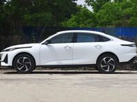 Xe sedan hạng C động cơ tăng áp, giá 340 triệu đồng