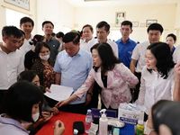 Khởi động 2 hành trình lớn 'Tôi yêu Tổ quốc tôi' và 'Thầy thuốc trẻ làm theo lời Bác'