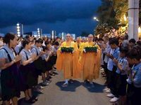 Khánh Hòa: Lễ thắp sáng 7 đóa hoa sen trên Đầm Nại mừng Đại lễ Phật đản