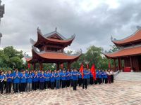 Dâng hương kỉ niệm 136 năm Ngày sinh Chủ tịch Hồ Chí Minh