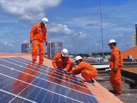 Xu hướng gia tăng lắp đặt điện mặt trời mái nhà tích hợp pin lưu trữ