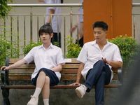 'Phía bên kia thành phố': Chạm đến vấn đề khá gai góc trong đời sống học đường