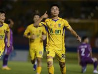 'Người nhện' U23 Việt Nam giúp Sông Lam Nghệ An trụ hạng V-League