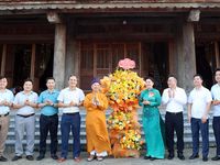 Phó Chủ tịch Thường trực HĐND tỉnh chúc mừng Đại lễ Phật đản tại chùa Hoa Nghiêm Tây Yên Tử