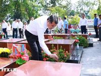 Thủ tướng Lê Minh Hưng làm việc với Ban Thường vụ Thành ủy Cần Thơ