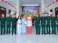 Lực lượng vũ trang Thành phố Hồ Chí Minh lan tỏa nghĩa tình quân-dân dịp Đại lễ Phật đản
