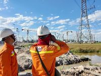 Giữa 'chảo lửa', Công ty Truyền tải điện 1 giữ vững mạch truyền tải điện miền Bắc
