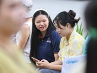 Thí sinh bước vào môn thi đầu tiên Kỳ thi tuyển sinh lớp 10 công lập Hà Nội