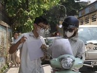 Thi vào lớp 10 ở Hà Nội: Thí sinh bắt đầu làm bài thi môn Ngoại ngữ