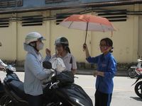 Thi vào lớp 10 ở Hà Nội: Thí sinh bắt đầu làm bài thi môn Ngoại ngữ