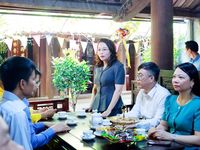 Phó Bí thư Thường trực Tỉnh ủy Bắc Ninh Nguyễn Thị Hương chúc mừng Đại lễ Phật đản tại chùa Vĩnh Nghiêm