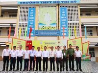 Thứ trưởng Lê Quân kiểm tra công tác chuẩn bị Kỳ thi tốt nghiệp THPT tại Cà Mau