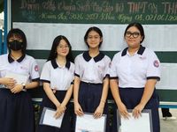 TPHCM: Phụ huynh thấp thỏm, thí sinh quyết tâm trong kỳ thi lớp 10 lớn nhất từ trước tới nay