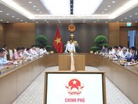 Phó Thủ tướng Thường trực Phạm Gia Túc yêu cầu bảo đảm nguồn cung, chất lượng và quyền lợi người tiêu dùng khi chuyển đổi sang xăng E10
