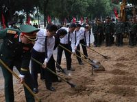 Triển khai khai quật khu vực nghi có mộ liệt sĩ tập thể trên đường Trường Chinh