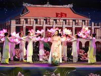 Chương trình nghệ thuật 'Hồ Chí Minh - Nguồn sáng dẫn đường': Khơi dậy niềm tự hào qua từng giai điệu tri ân