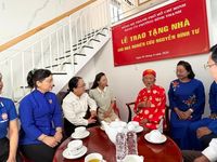 Thành phố Hồ Chí Minh trao tặng nhà cho nhà nghiên cứu Nguyễn Đình Tư