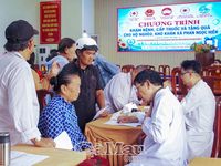 300 hộ dân khó khăn Xã Phan Ngọc Hiển được khám bệnh, cấp thuốc miễn phí