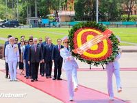 Thủ tướng Timor-Leste đặt vòng hoa và vào Lăng viếng Chủ tịch Hồ Chí Minh